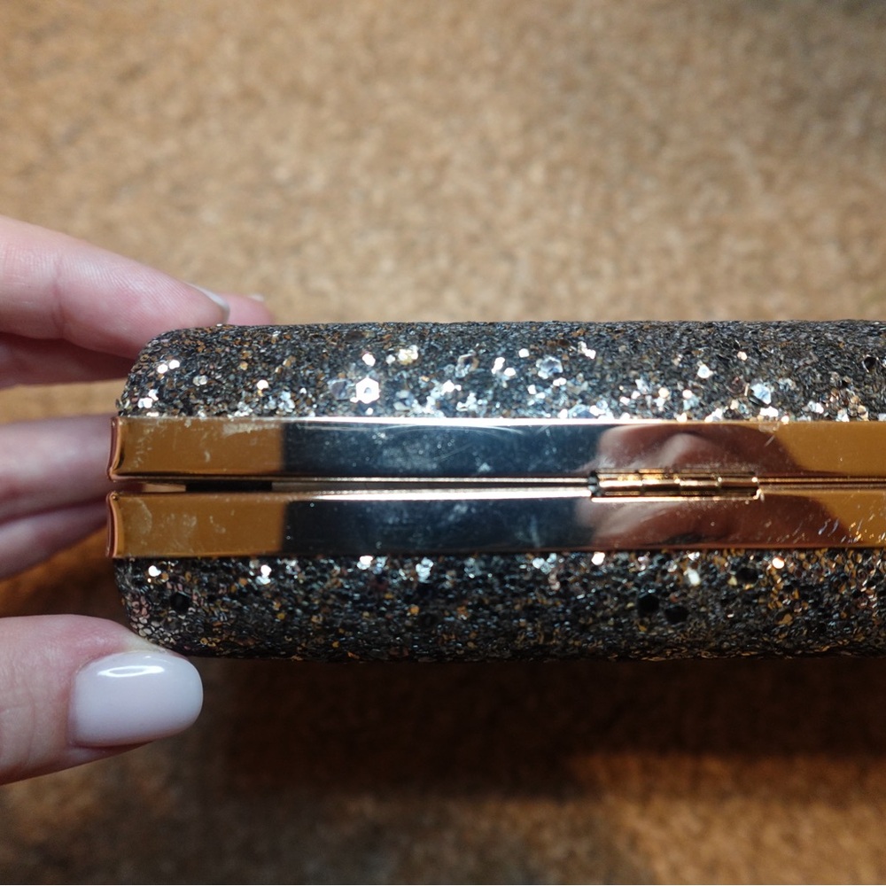 Elegant Silver Glitter Clutch - Picture 7 of 9